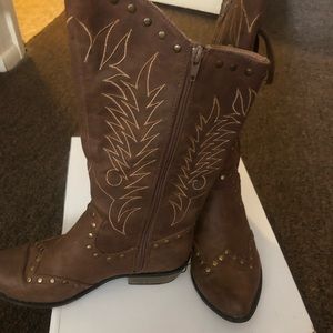 This pair of boots are in great condition